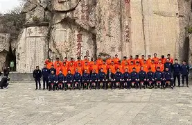 拉力赛友谊赛掀起高潮，天山雷豹队鏖战泰山雄狮队，老将里程碑之夜——目标直指冠军的简单介绍